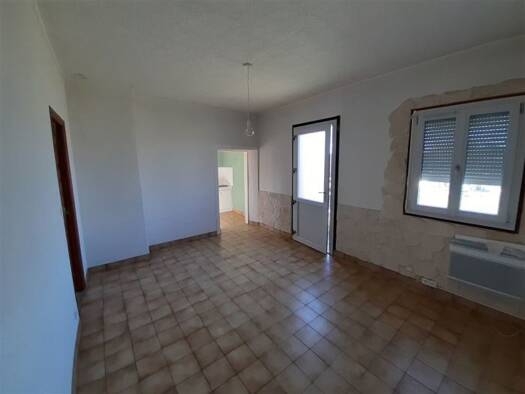 Appartement à louer 370 € 2 pièces 1 chambre 42 m² 1er étage Diege Ussel 19200