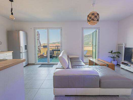 Duplex à vendre 250 000 € 3 pièces 2 chambres 59,4 m² RDC Saint-Blaise 06670