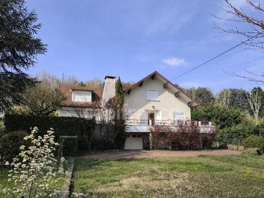 Maison à vendre 1 060 000 € 10 pièces 4 chambres 220 m² 1 900 m² de terrain Beynost 01700