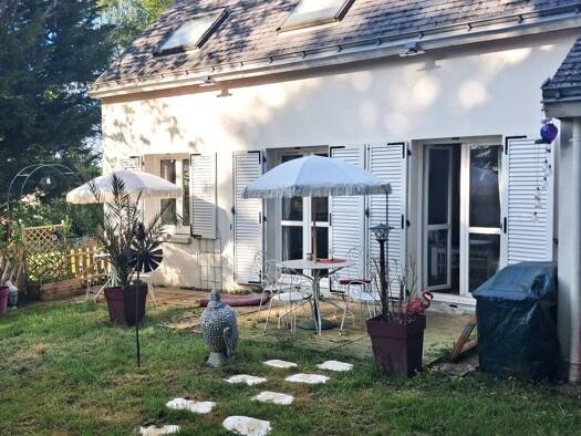 Maison à vendre 137 000 € 6 pièces 4 chambres 108 m² 597 m² de terrain Neuvy-sur-Loire 58450