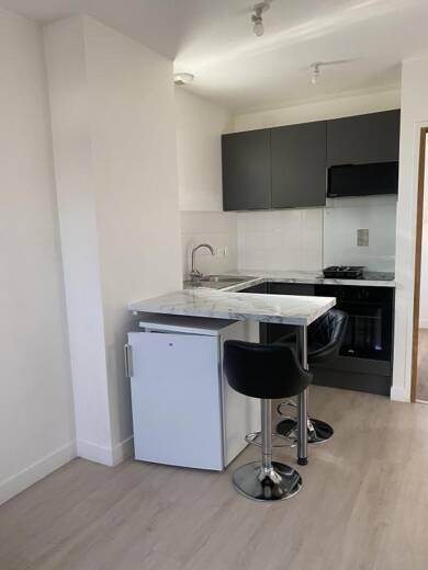 Appartement à louer 936 € 2 pièces 1 chambre 31 m² RDC Prévoyants-Chanteloup-Pont de l'Union Aulnay-sous-Bois 93600