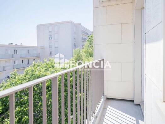 Appartement à vendre 109 900 € 3 pièces 2 chambres 67,3 m² Étage 4/7 Ormes du mail-Andrillons Fleury-les-Aubrais 45400