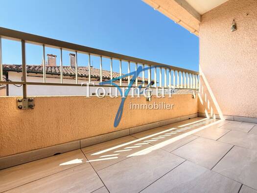 Appartement à vendre 233 000 € 2 pièces 1 chambre 31 m² Étage 2/2 La Ville Bandol 83150