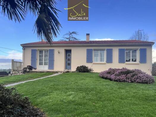 Maison de plain-pied à vendre 178 000 € 4 pièces 3 chambres 99 m² 1 911 m² de terrain Bressuire 79300