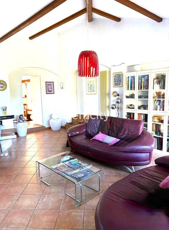 Maison à vendre, 257m², SAINT GENIS LES OLLIERES