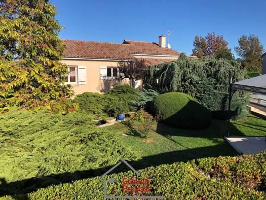 Villa à vendre 349 000 € 6 pièces 4 chambres 148 m² 1 415 m² de terrain Crêches-sur-Saône 71680