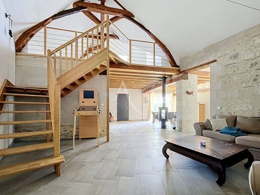 Maison à vendre 296 700 € 5 pièces 2 chambres 137 m² 3 917 m² de terrain La Ménitré 49250