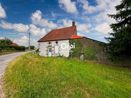 Maison de plain-pied à vendre 34 000 € 2 pièces 1 chambre 56,2 m² 3 320 m² de terrain Beaune-d'Allier 03390