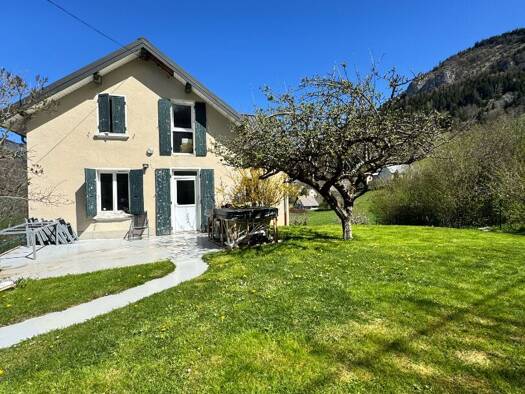 Maison à vendre 649 000 € 8 pièces 6 chambres 175 m² 813 m² de terrain Lans en Vercors 38250