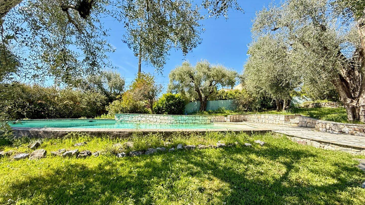 Maison à vendre, 215m², TOURRETTES SUR LOUP