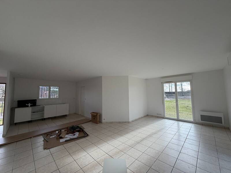 Maison à louer, 84m², LOUCHATS