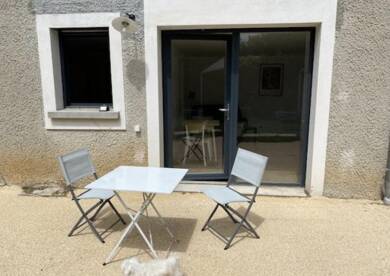 Appartement à louer 800 € 2 pièces 1 chambre 30 m² RDC Chantegrillet Sainte-Foy-Lès-Lyon 69110