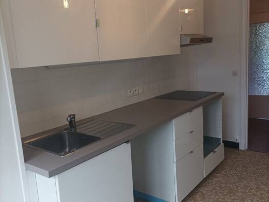 Appartement à louer 1 360 € 5 pièces 3 chambres 90 m² 3ème étage Brunoy 91800