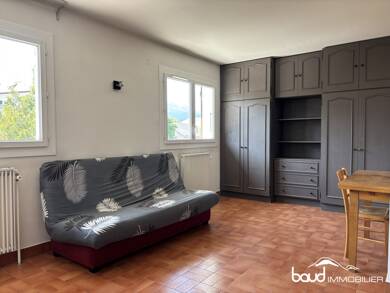 Appartement à louer 515 € 1 pièce 25 m² Dernier étage, Étage 3/3 Villard-de-Lans 38250