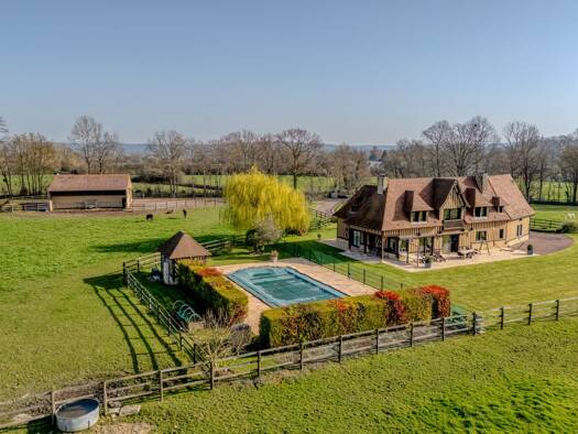 Maison à vendre 2 980 000 € 10 pièces 4 chambres 250 m² 56 300 m² de terrain Tourgéville 14800
