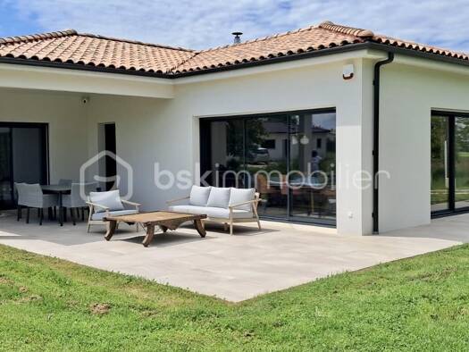 Villa à vendre 329 000 € 5 pièces 3 chambres 131 m² Sud Caussade 82300