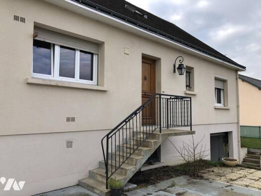 Maison à vendre 166 950 € 10 pièces 4 chambres 623 m² de terrain Solesmes 72300