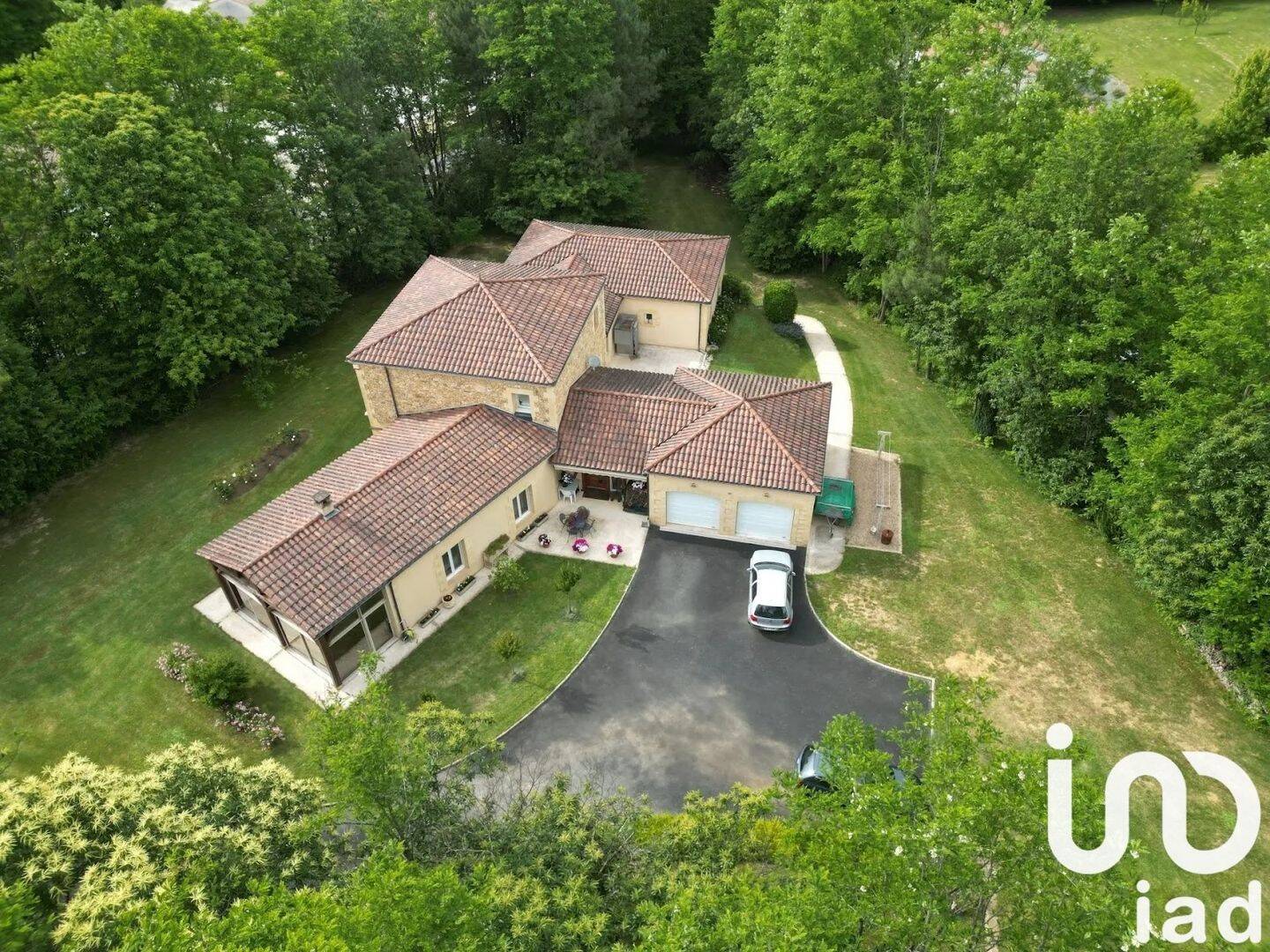 Maison à vendre, 260m², MARCILLAC SAINT QUENTIN