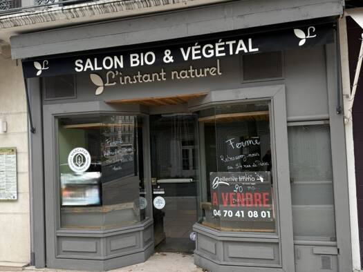 Local commercial avec bail commercial 616 € 33 m² de surface de vente Vichy 03200