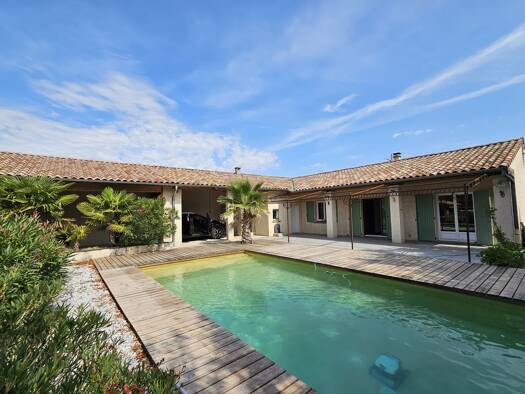 Villa à vendre 450 000 € 6 pièces 3 chambres 200 m² 2 394 m² de terrain Piégros-la-Clastre 26400
