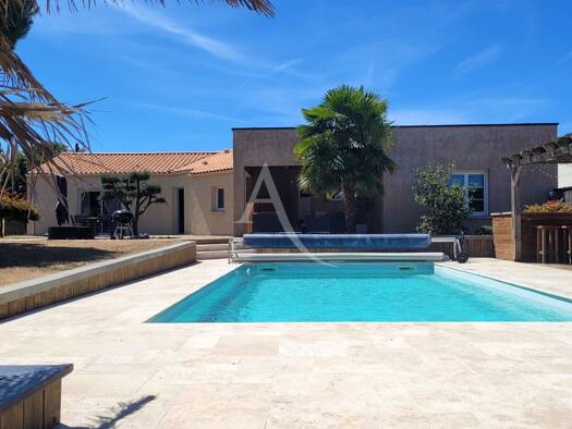 Maison à vendre 374 525 € 5 pièces 4 chambres 133 m² 2 000 m² de terrain Saint-Avaugourd-des-Landes 85540