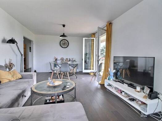 Appartement à vendre 190 980 € 5 pièces 3 chambres 98 m² Étage 2/6 La Plaine Clermont Ferrand 63000