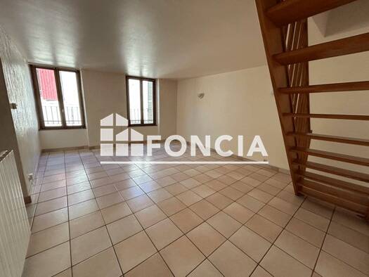 Duplex à louer 650 € 5 pièces 4 chambres 86,9 m² 2ème étage Sud Pont-Saint-Esprit 30130