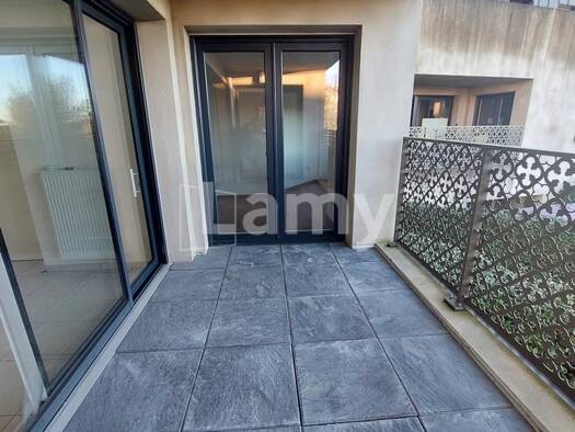 Appartement à louer 890 € 3 pièces 57 m² 1er étage Cavailles-Camparian Cenon 33150