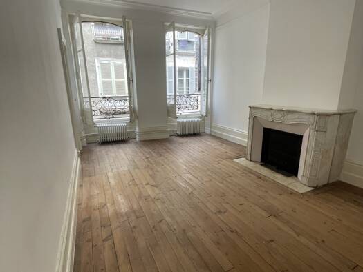 Appartement à louer 931 € 2 pièces 1 chambre 84 m² Étage 2/4 Bayonne 64100