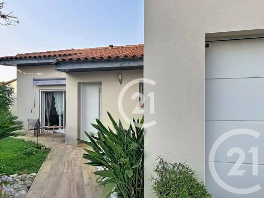 Maison de plain-pied à vendre 355 000 € 4 pièces 3 chambres 104,24 m² 424 m² de terrain Montescot 66200