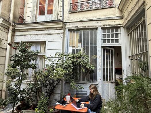 Loft à louer 2 600 € 2 pièces 1 chambre 70 m² RDC Porte Saint Denis-Paradis Paris 10ème arrondissement 75010