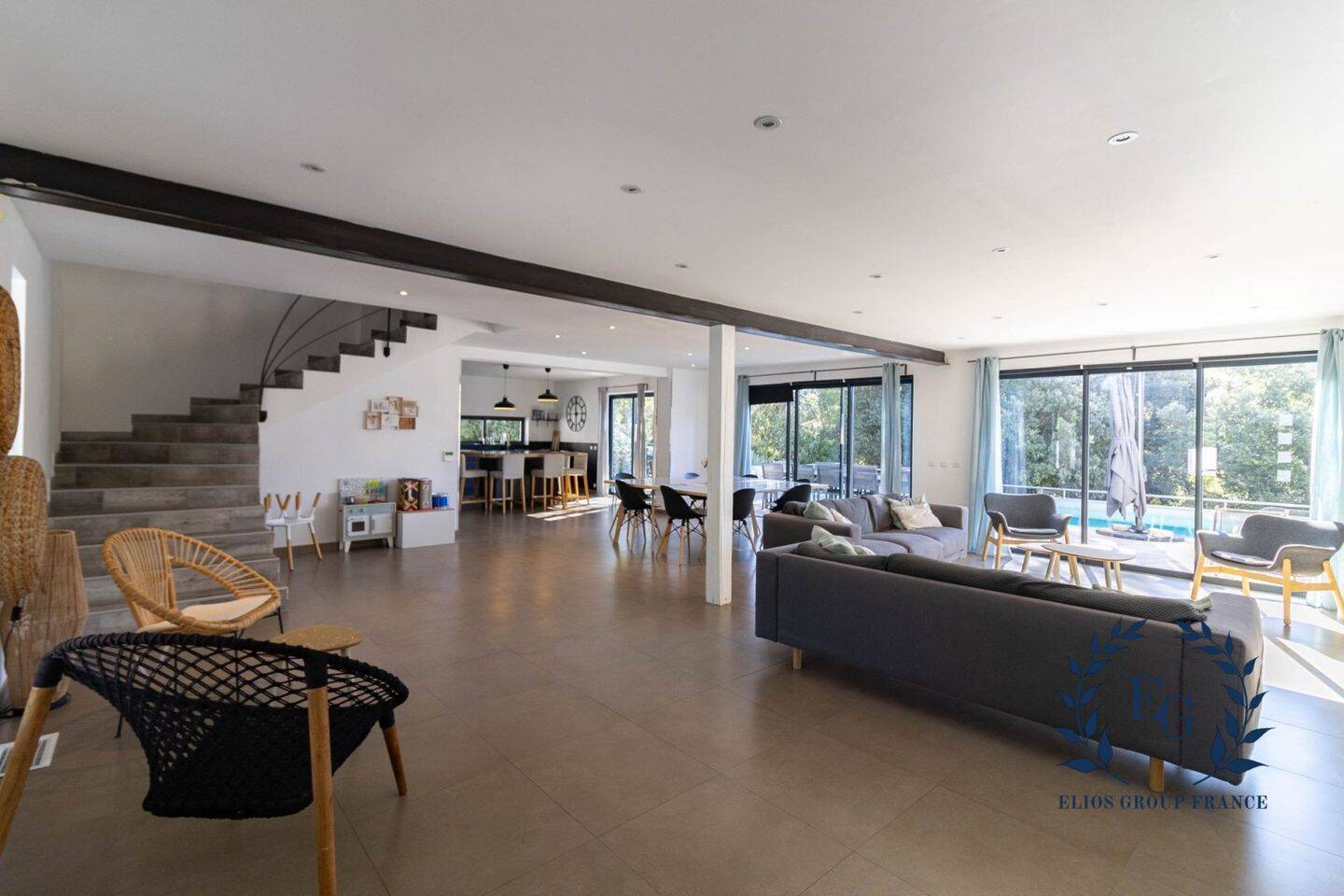 Maison à vendre, 300m², FLASSANS SUR ISSOLE