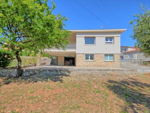 Pavillon à louer 2 260 € 4 pièces 3 chambres 127 m² 1 000 m² de terrain Saint Claude (Canton Sud) Grasse 06130