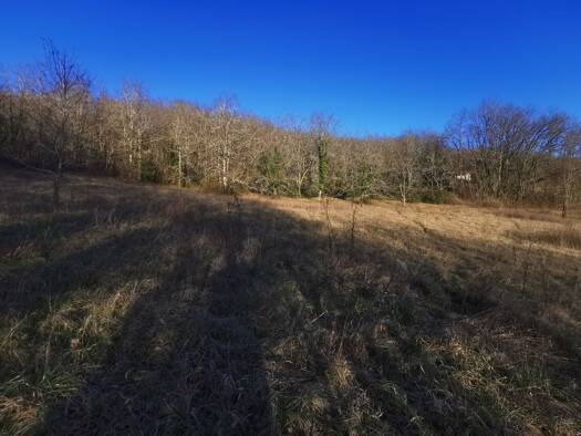 Terrain constructible à vendre 44 990 € 8 450 m² de terrain disponible dès maintenant Cazals 46250