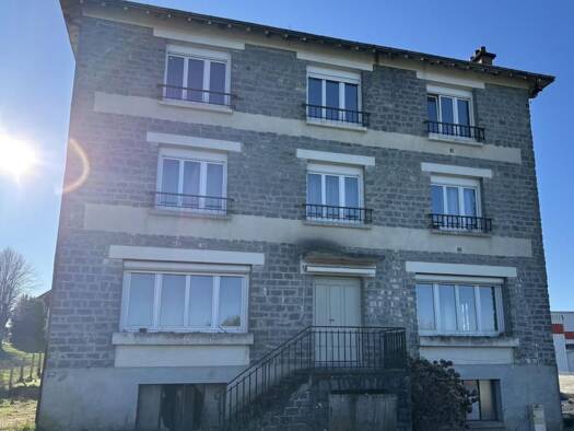Immeuble à vendre 149 000 € 307 m² Lubersac 19210