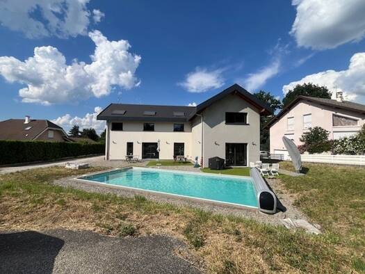 Maison à vendre 1 250 000 € 9 pièces 6 chambres 254 m² 1 475 m² de terrain Choisy 74330