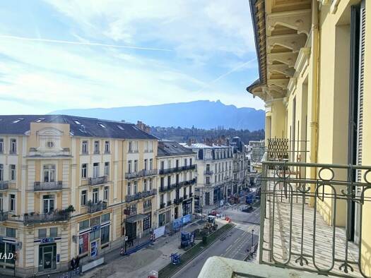 Appartement à vendre 145 000 € 1 pièce 27 m² Étage 3/3 Centre Ville Nord Aix-les-Bains 73100