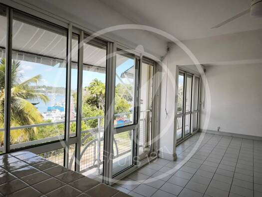 Appartement à louer 1 880 € 4 pièces 3 chambres 120,6 m² 2ème étage Pointe-à-Pitre 97110