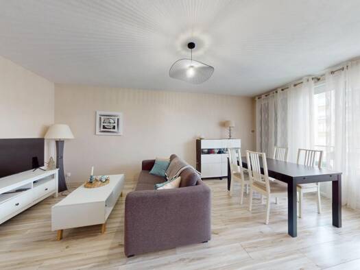 Appartement à vendre 180 000 € 4 pièces 3 chambres 84,7 m² Étage 5/5 Le Bourg la Claire Gleizé 69400