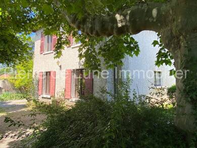 Ferme à vendre 1 800 000 € 8 pièces 3 chambres 241 m² 2 314 m² de terrain Ecully 69130