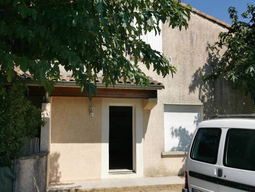 Maison à louer 1 050 € 4 pièces 3 chambres 98 m² 900 m² de terrain Puygiron 26160