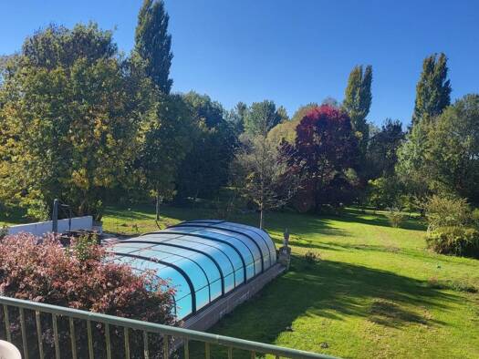 Maison à vendre 365 000 € 11 pièces 8 chambres 362 m² 8 385 m² de terrain Sud Saint-Jean-d'Angély 17400