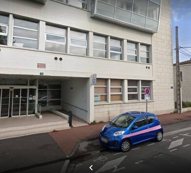 Espace bureau à vendre 133 750 € 61 m² de bureaux Centre Saintes 17100