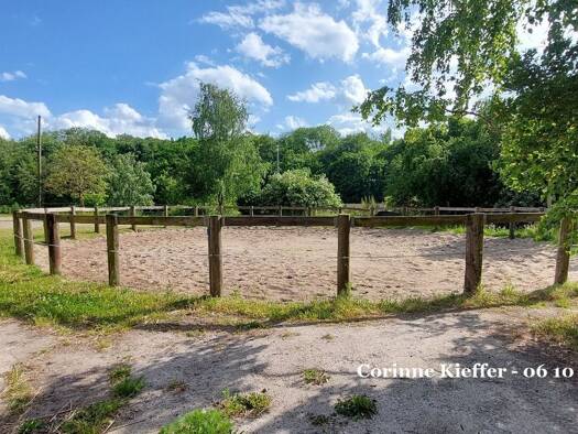 Ferme équestre à vendre 1 699 000 € 300 m² 30 800 m² de terrain Béthemont-la-Forêt 95840