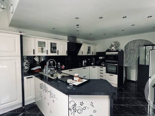 Maison à vendre 620 000 € 7 pièces 5 chambres 202 m² 429 m² de terrain Chantereine-La Fontaine-Arcades-Castermant Chelles 77500