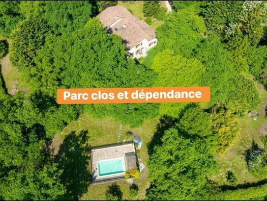 Maison de plain-pied à vendre 299 000 € 9 pièces 6 chambres 282 m² 8 298 m² de terrain Eauze 32800