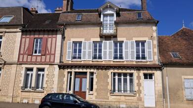 Maison à vendre 320 000 € 11 pièces 5 chambres 247 m² 566 m² de terrain Chablis 89800