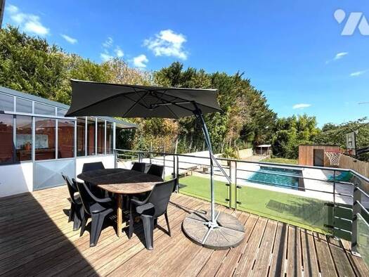 Maison à vendre 270 000 € 2 chambres 828 m² de terrain Les Herbiers 85500