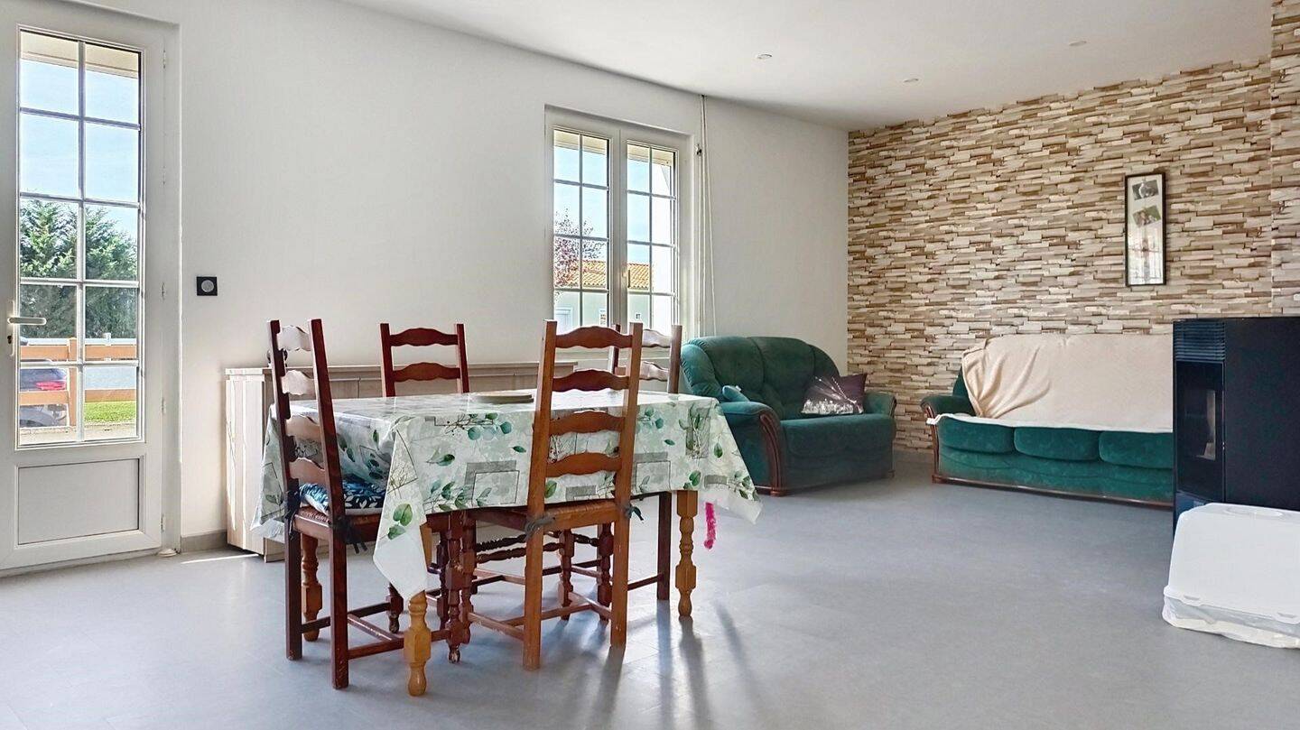 Maison à vendre, 104m², SURGERES