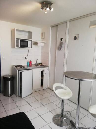 Appartement à louer 420 € 1 pièce 17 m² Saint Jean-Saint Genies Avignon 84000